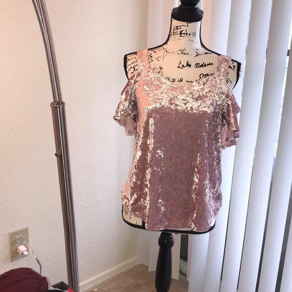 BOGO 🌵 Francesca Crushed Velvet Cold Shoulder Top - Picture 2 of 6